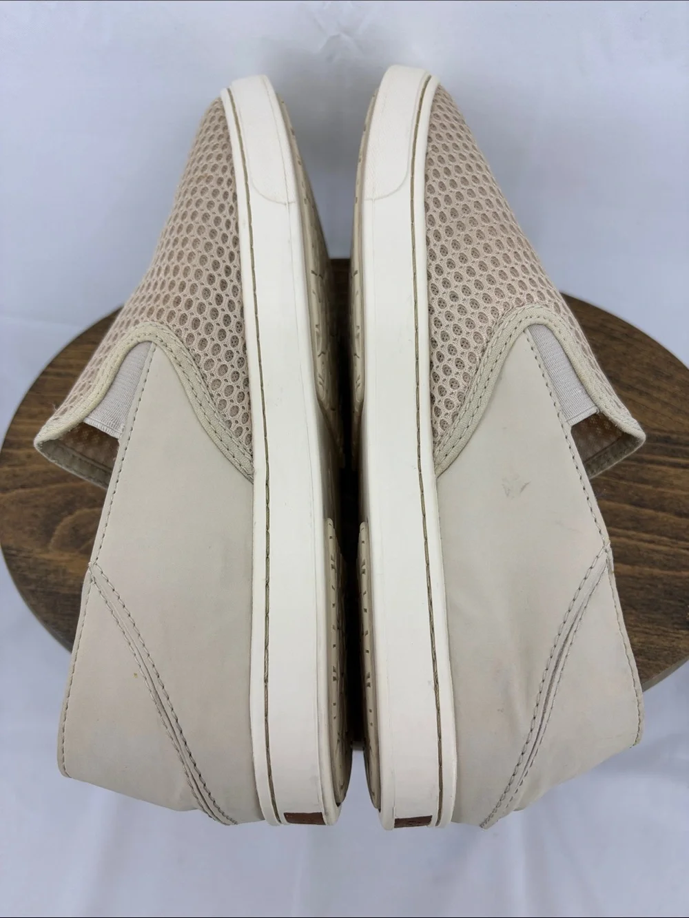 OluKai Womens Pehuea Slip-on Textured Top Slip-on Sneakers in Tapa Beige, sz 9